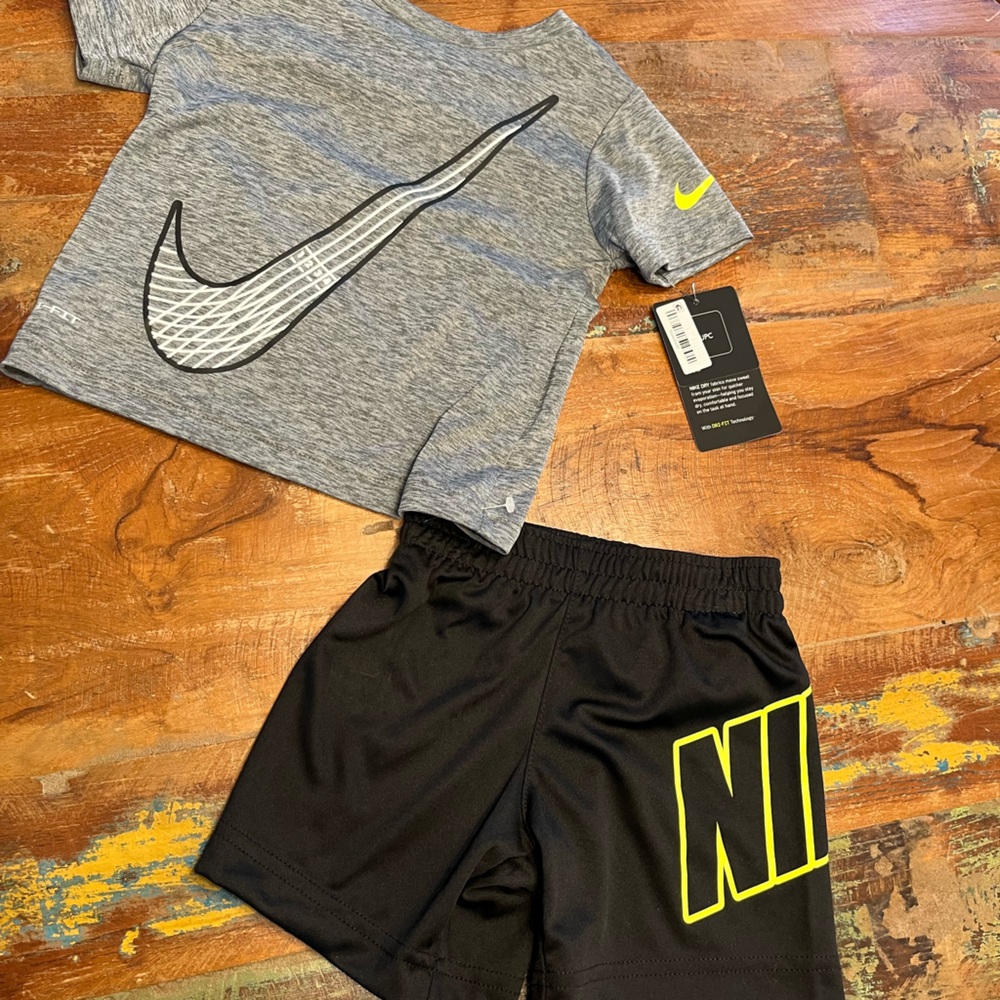 NWT Nike Toddler Boys Shorts Set